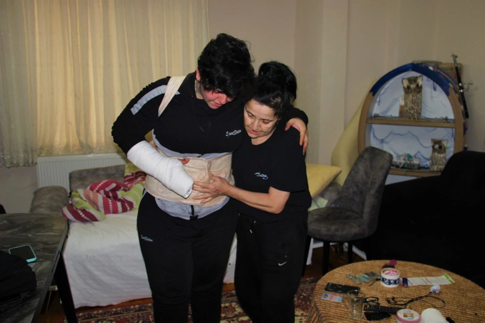 Sipariş götüren kadın kuryeye trafik magandaları saldırdı