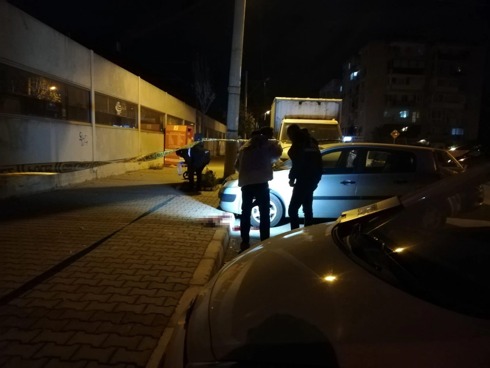 İzmir’de alacak verecek meselesinde kan aktı! Tartıştığı şahsı öldürdükten sonra intihar etti