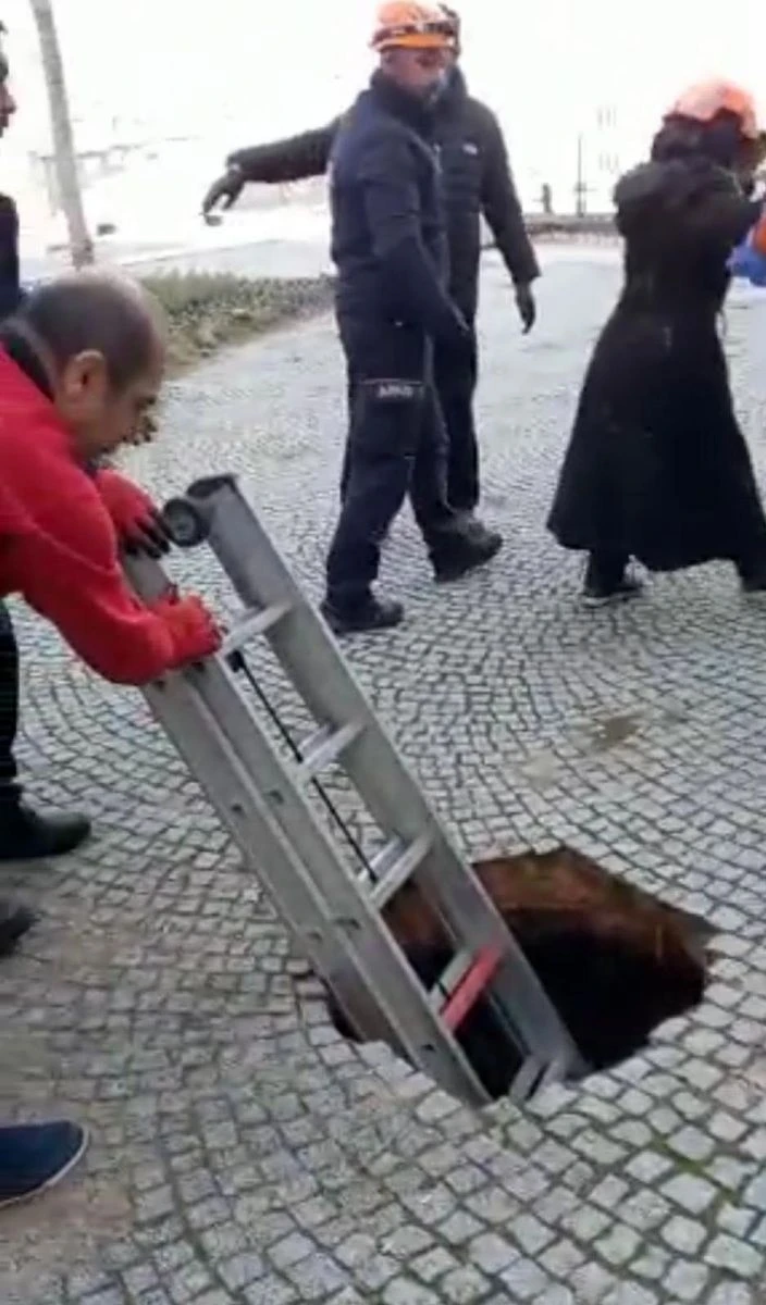 Filmlerde değil Niğde’de oldu! Gezdiği kalede definecilerin üzerine düştü