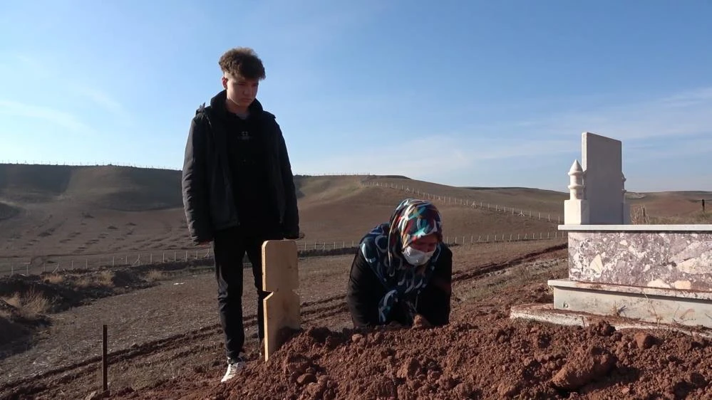 Ölümünden 5 gün sonra mezarı açtırıp darp raporu aldı! Acılı eşe çirkin teklif