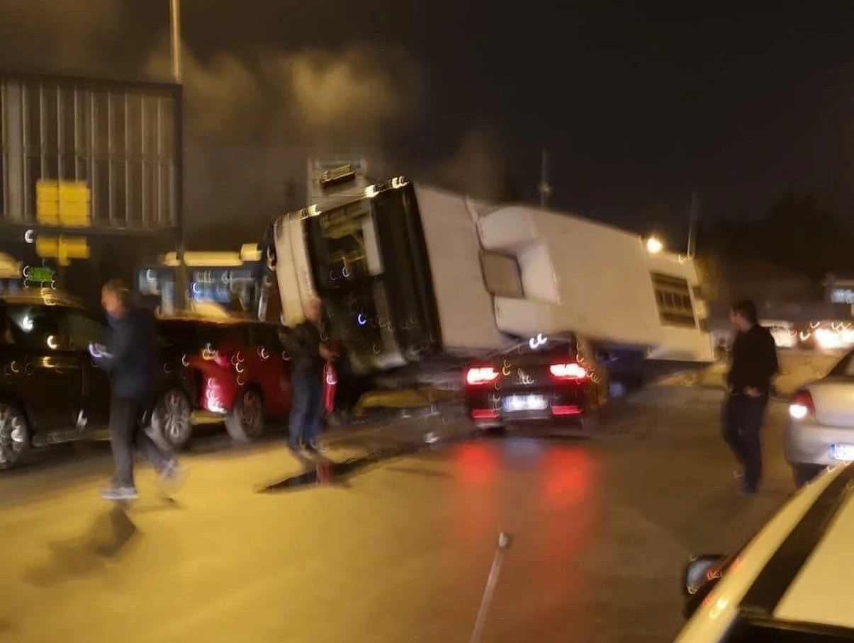 Son dakika: Ankara’da EGO otobüsü devrildi! Yaralılar var