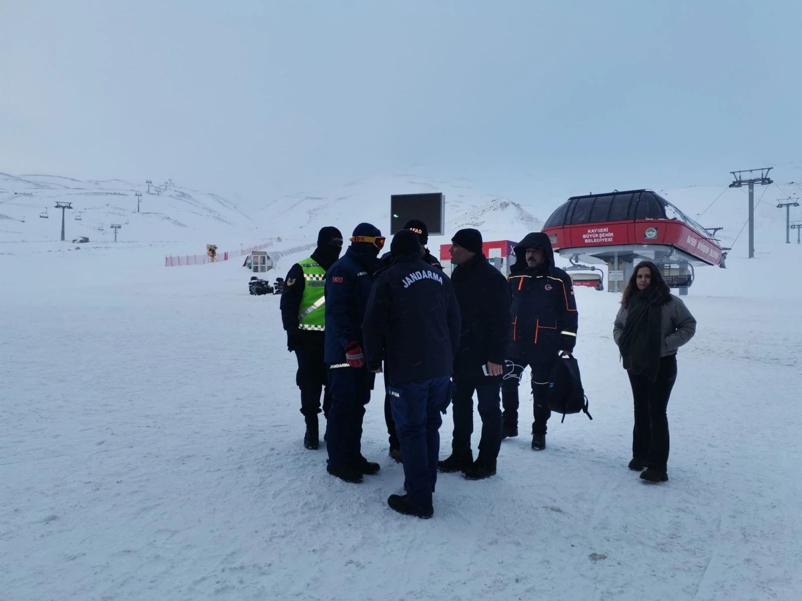Son dakika: Kayseri Erciyes Dağı'nın Hisarcık kapı bölgesine çığ düştü