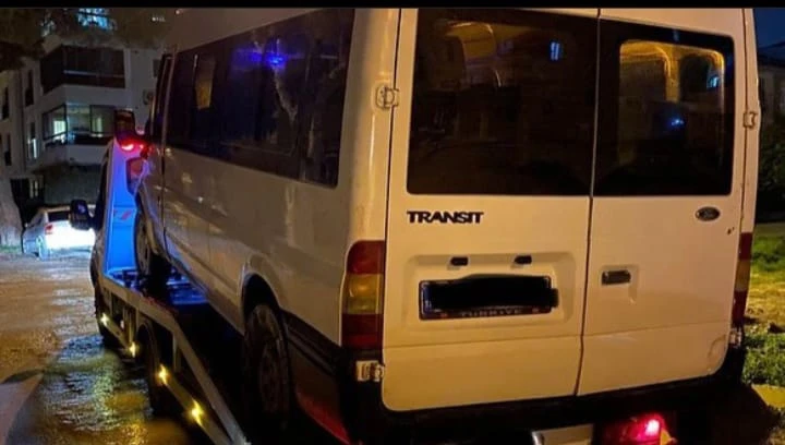 Satırla yaraladığı kişinin telefon, cüzdan ve kullandığı aracı gasp etti