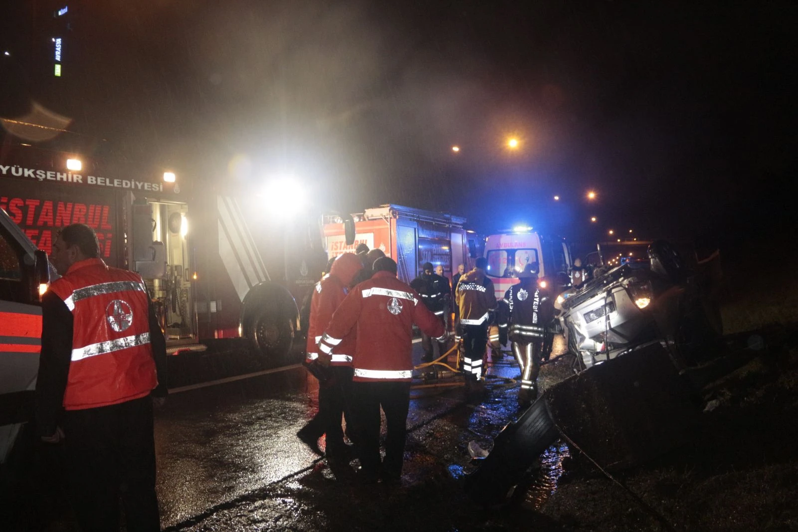 Önce takla attı sonra EDS direğine çarptı