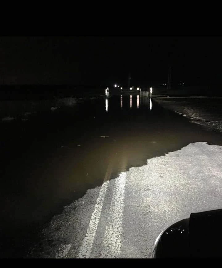 Sel sularında mahsur kalan 10 asker kurtarıldı