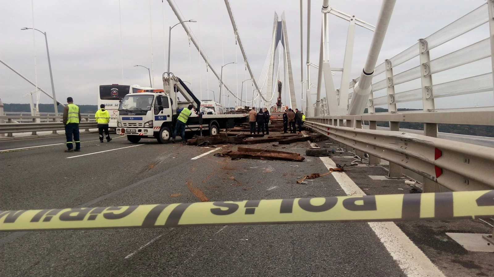 Yavuz Sultan Selim Köprüsü'nde feci kaza: 1 ölü, 2 polis yaralı