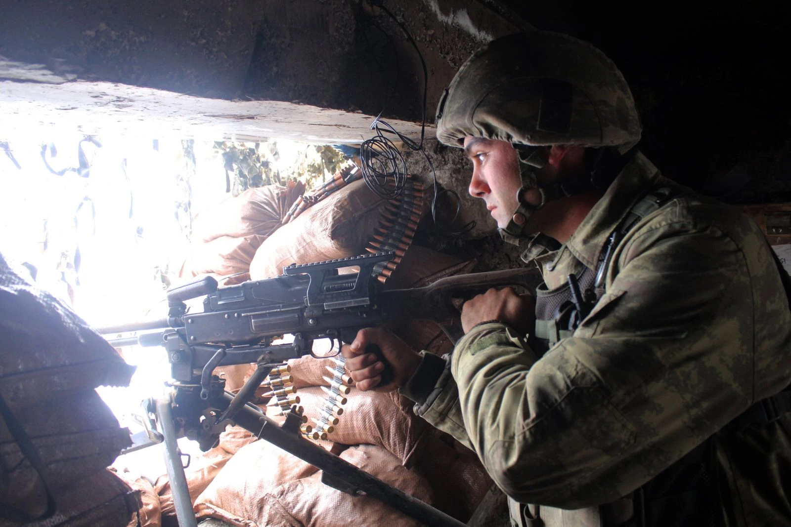 Mehmetçik kar kış demeden görevde