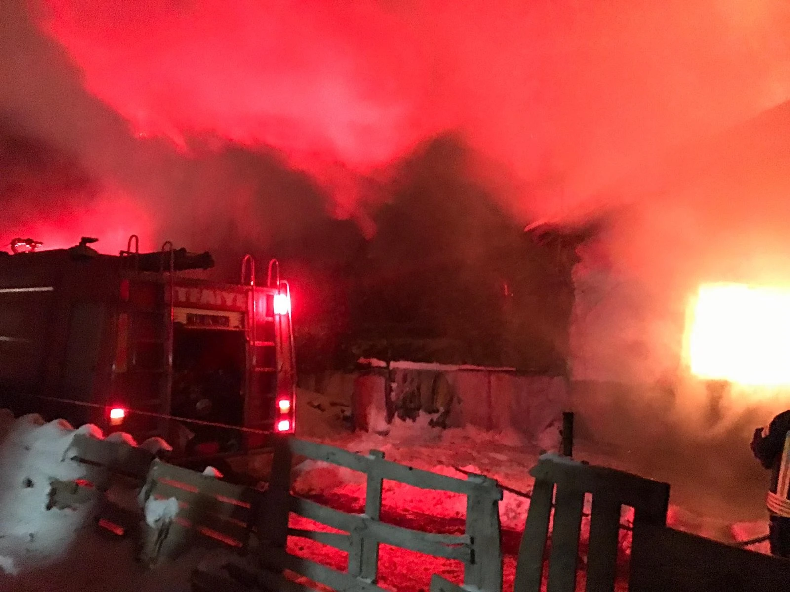 Bir kıvılcım evi küle döndürdü