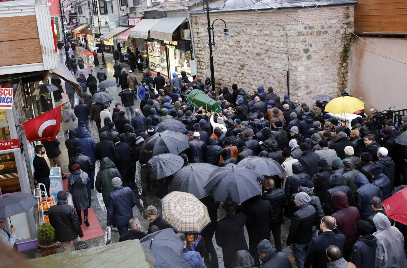 Büyük mütefekkir Mustafa Necati Özfatura, son yolculuğuna uğurlandı