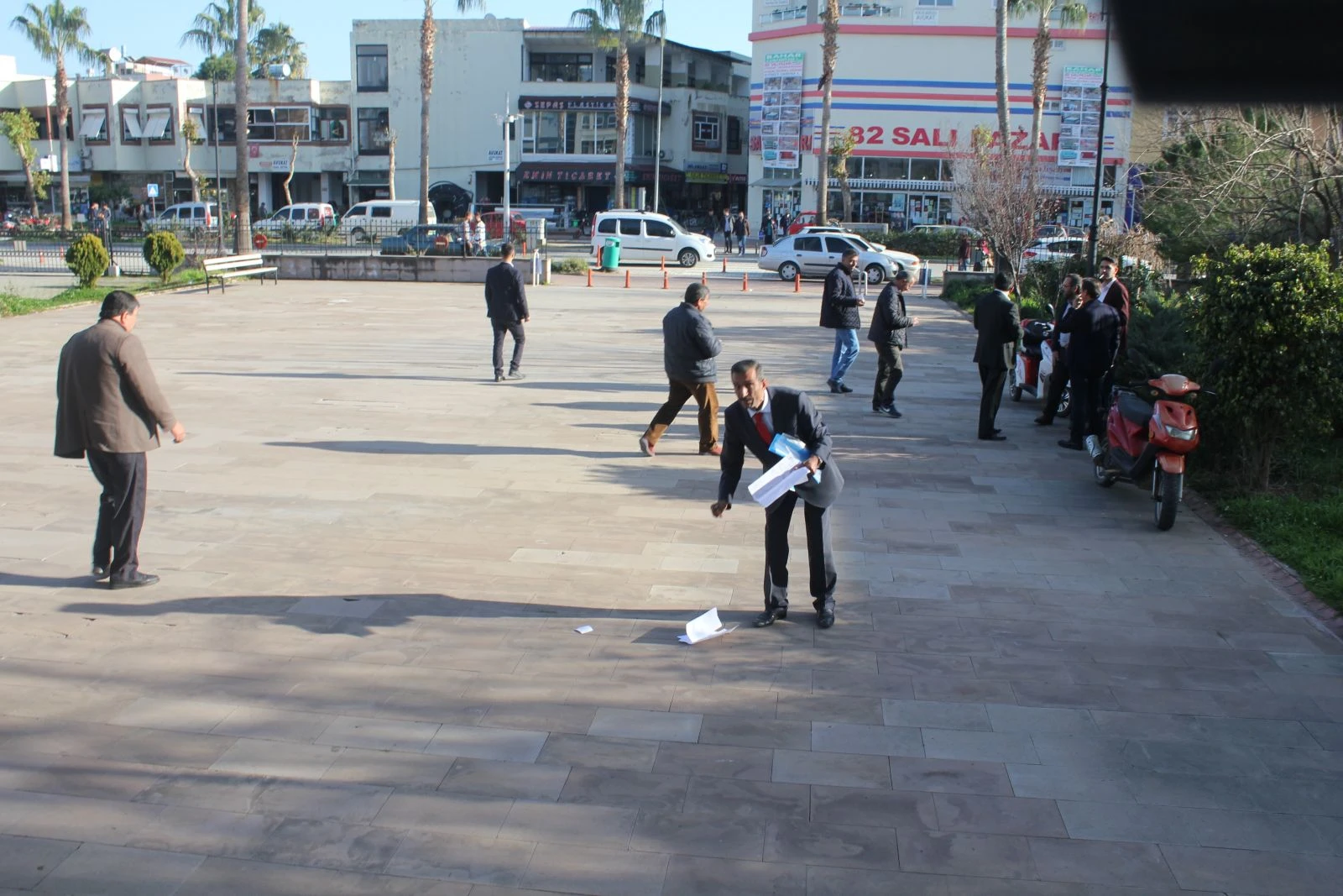 Belediye başkan adayı adaylık parasını yatıramayınca gözyaşlarına boğuldu