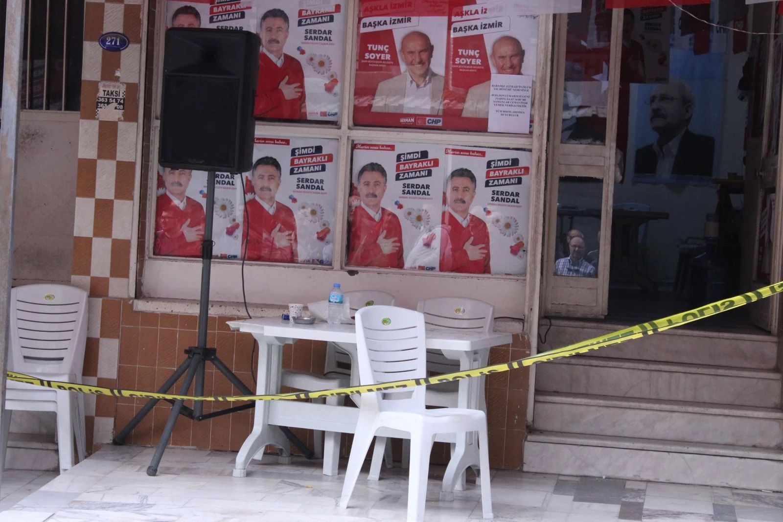 İzmir'de CHP seçim ofisine silahlı saldırı: 2 yaralı