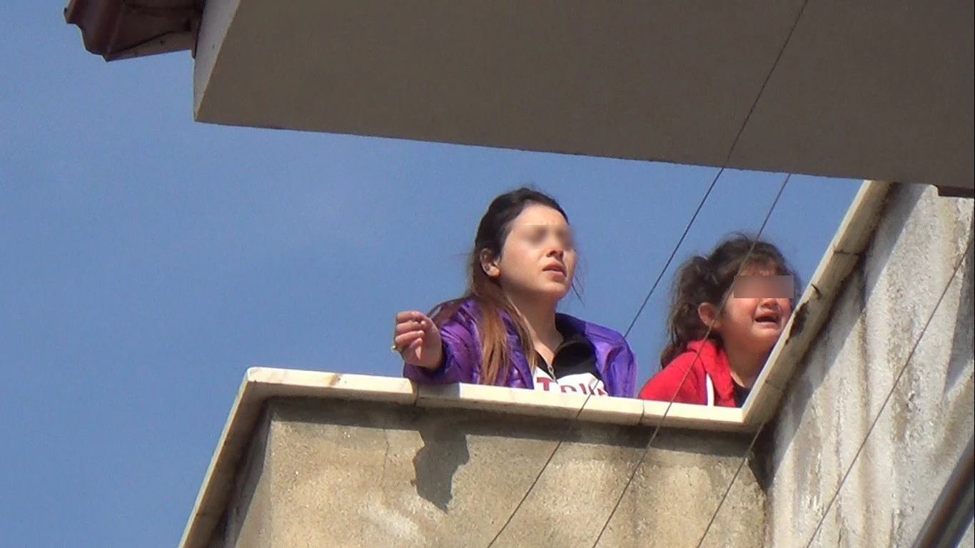 Şehri ayağa kaldıran cezaevi firarisi çatıda yakalandı