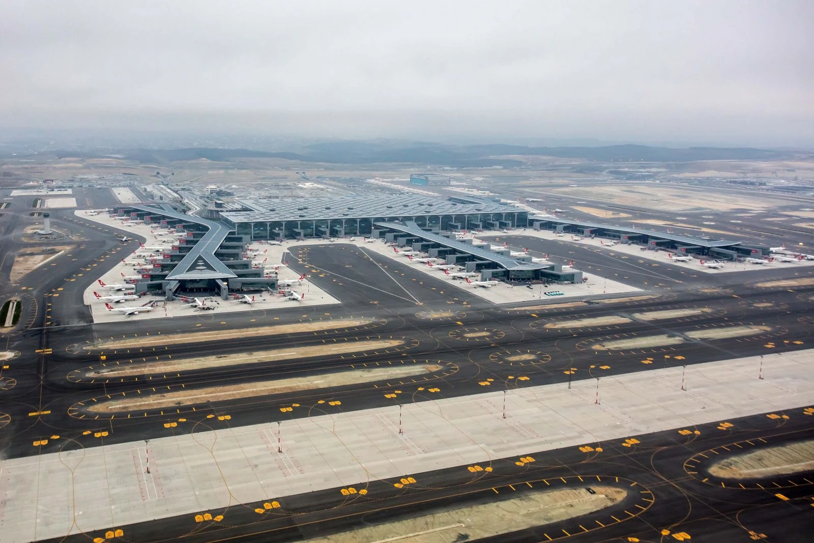 İstanbul Havalimanı’ndaki son durum havadan görüntülendi