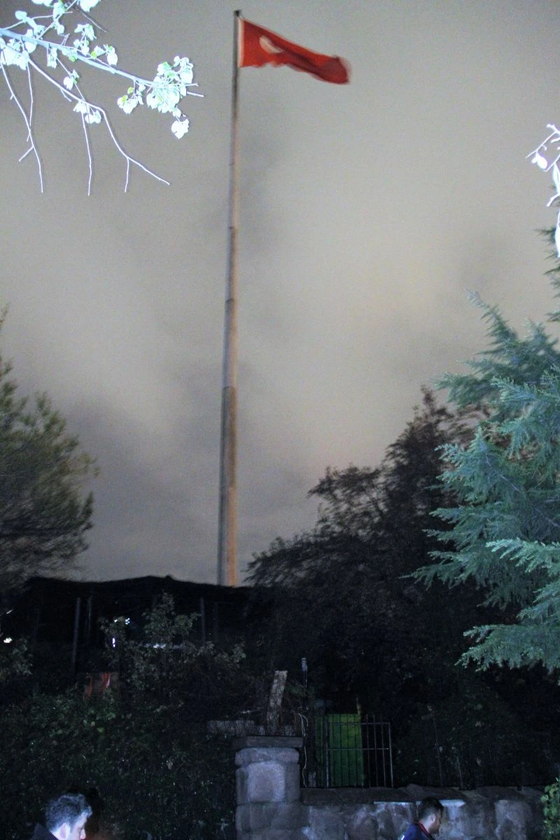 Başkent'te kafe alev alev yandı