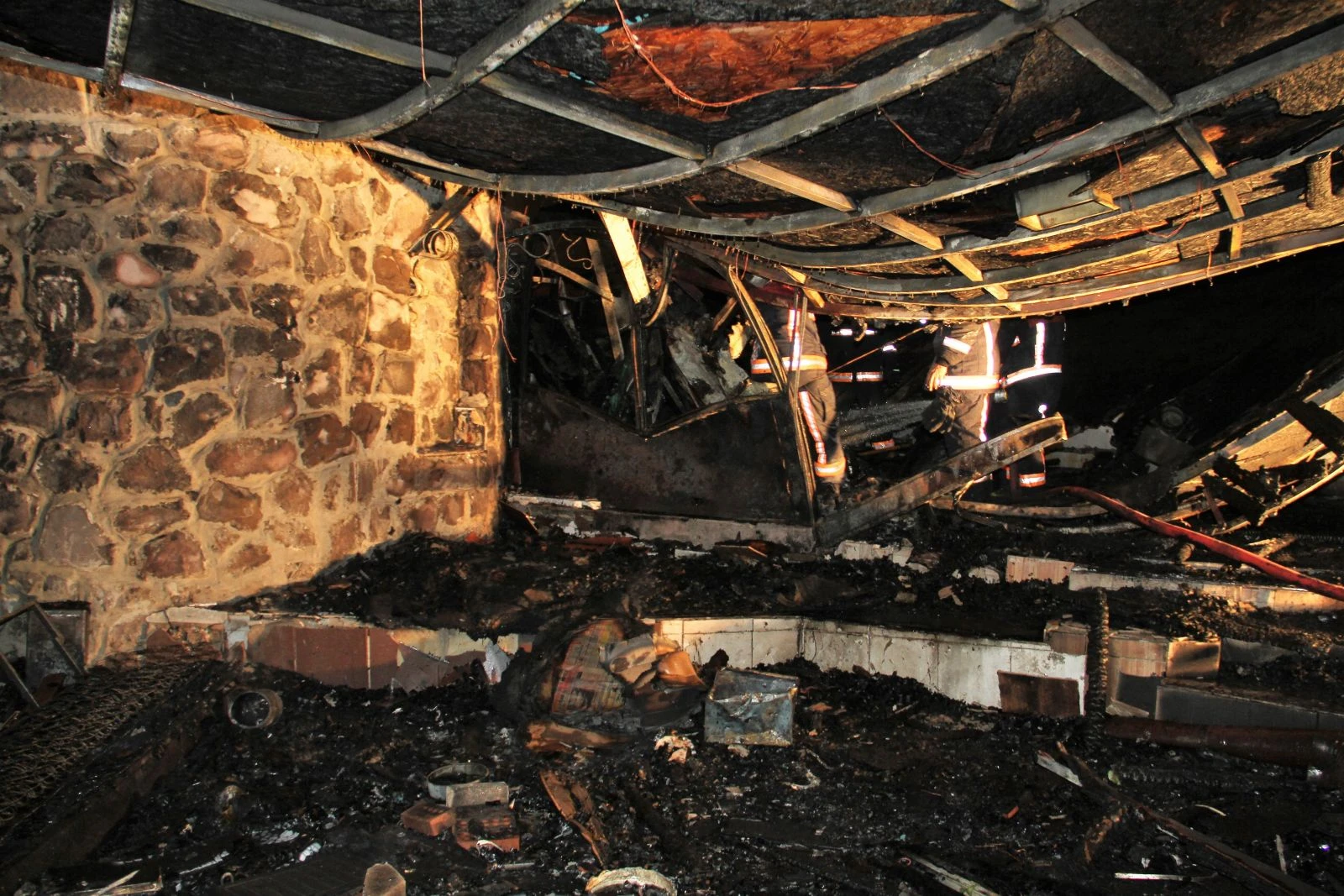 Başkent'te kafe alev alev yandı