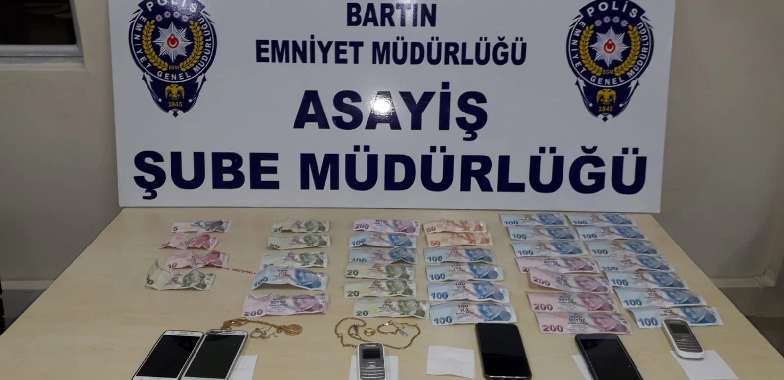 İl il gezip yüzlerce vatandaşı soydular