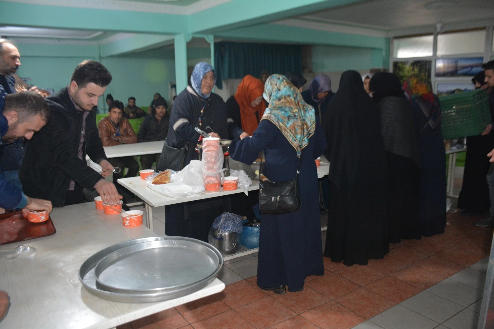 Tatvan'daki kadınlardan mültecilere yardım eli