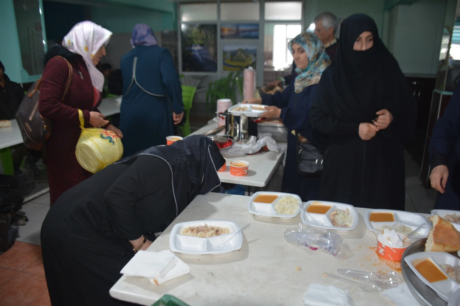 Tatvan'daki kadınlardan mültecilere yardım eli