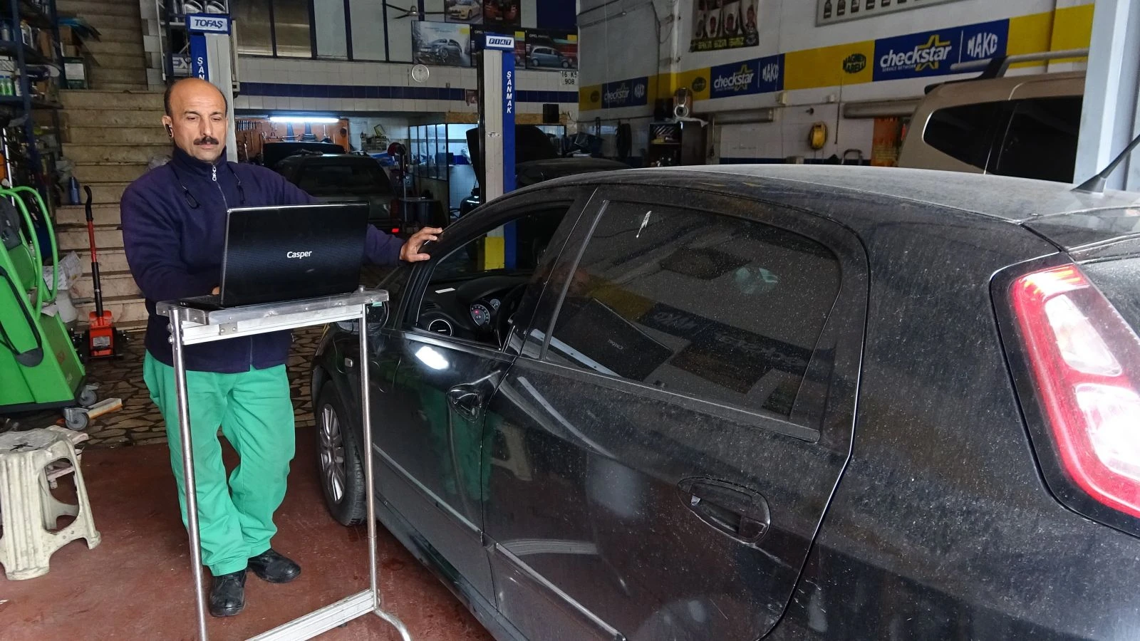 Herkes bu ustaya koşuyor! Geliştirdiği sistemle 12 bin liralık arızayı 2 bin liraya yapıyor