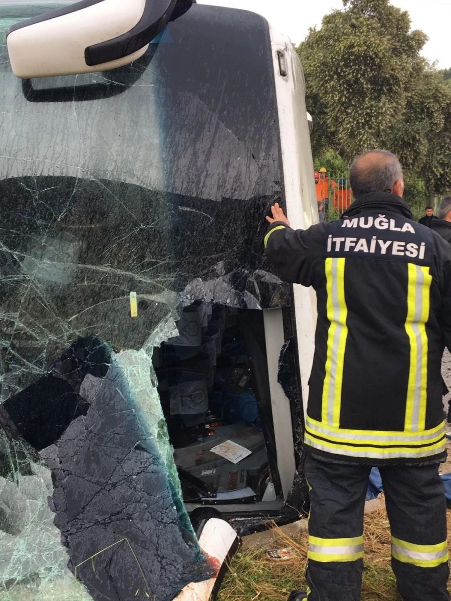 Milas'ta feci kaza: 2 ölü, 12 yaralı