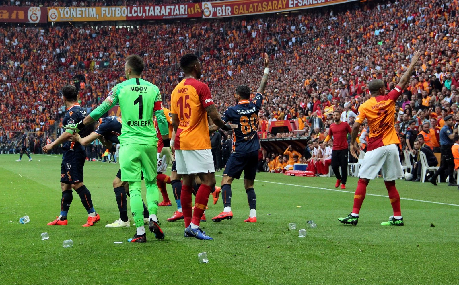 Başakşehir attı ortalık karıştı