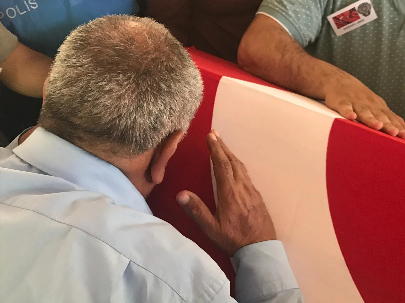 Şehit polis memuru defnedildi