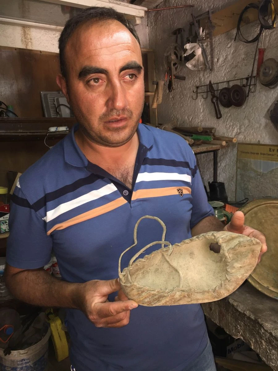 Bir asırlık çarık görenleri şaşırtıyor