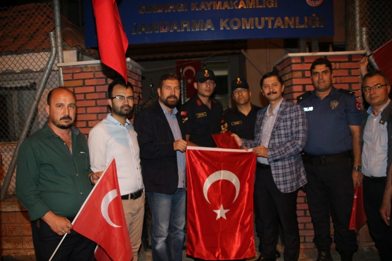 Binlerce kişi 15 Temmuz kortejinde buluştu