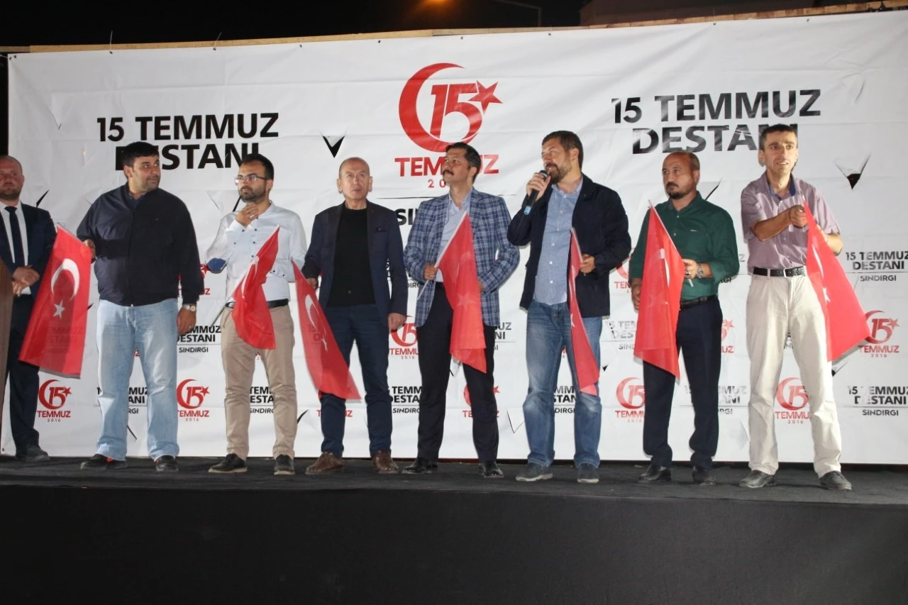 Binlerce kişi 15 Temmuz kortejinde buluştu