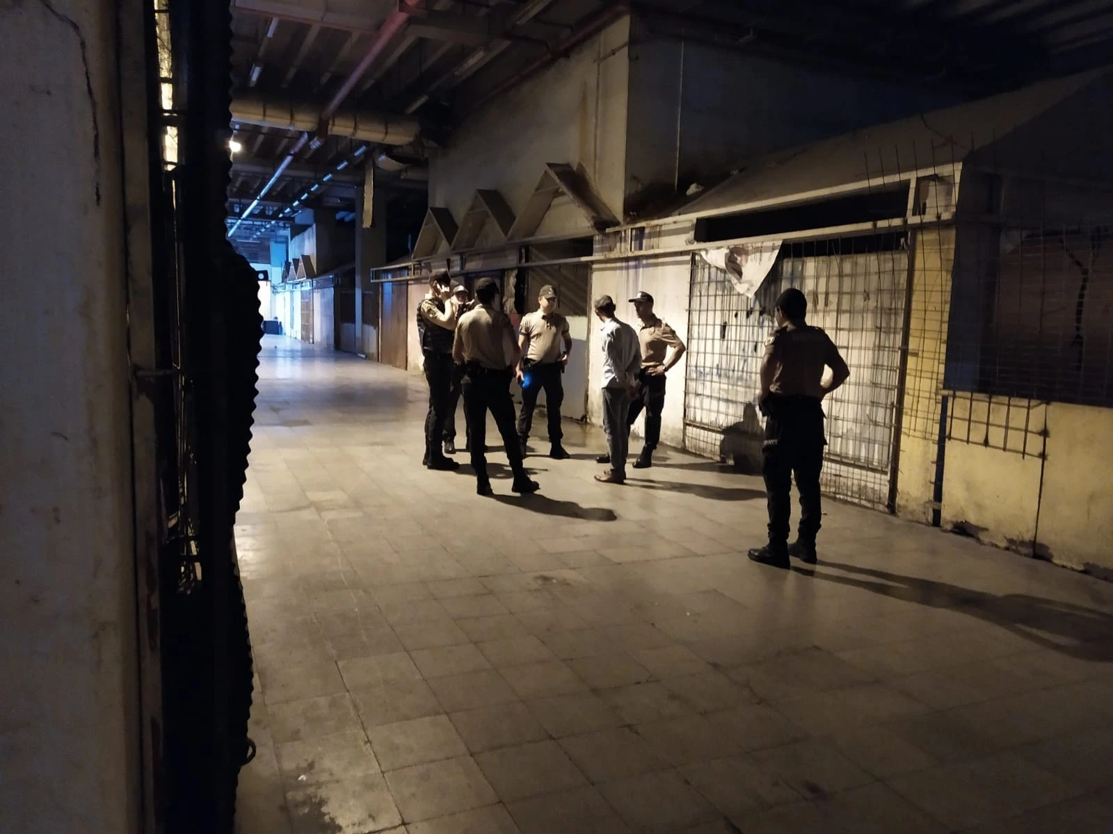 Bekçiler bayram öncesi otogarı didik didik aradı