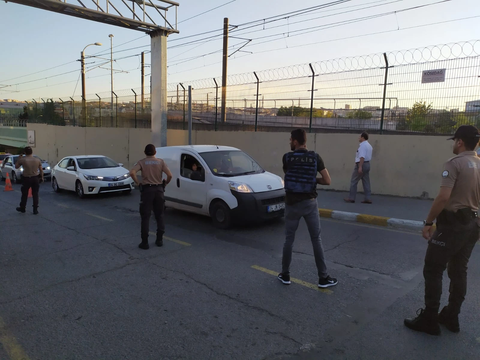 Bekçiler bayram öncesi otogarı didik didik aradı