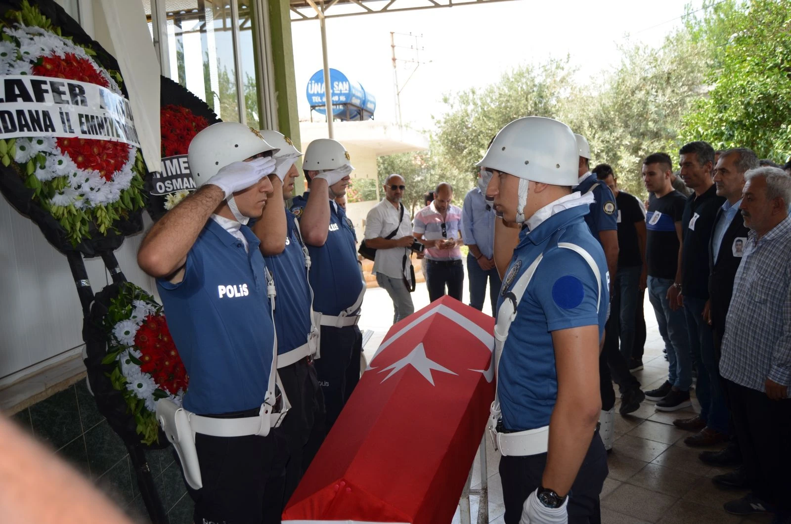 Kazada ölen bekçi toprağa verildi! İki haftalık eşi yıkıldı