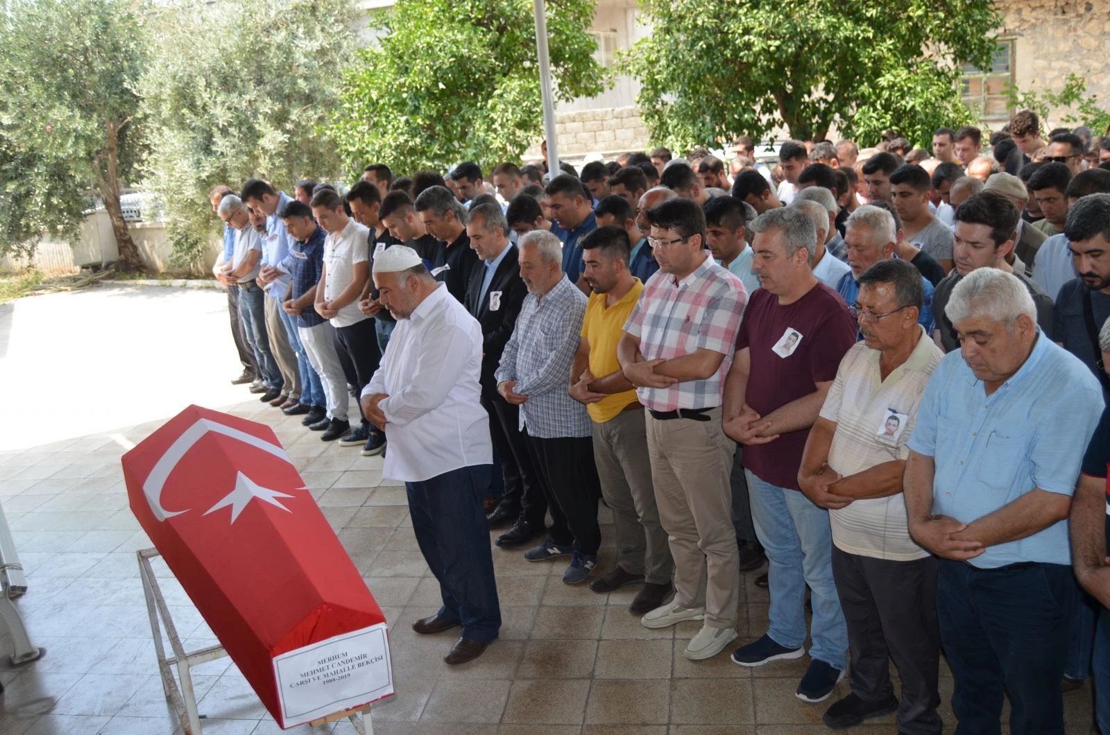 Kazada ölen bekçi toprağa verildi! İki haftalık eşi yıkıldı
