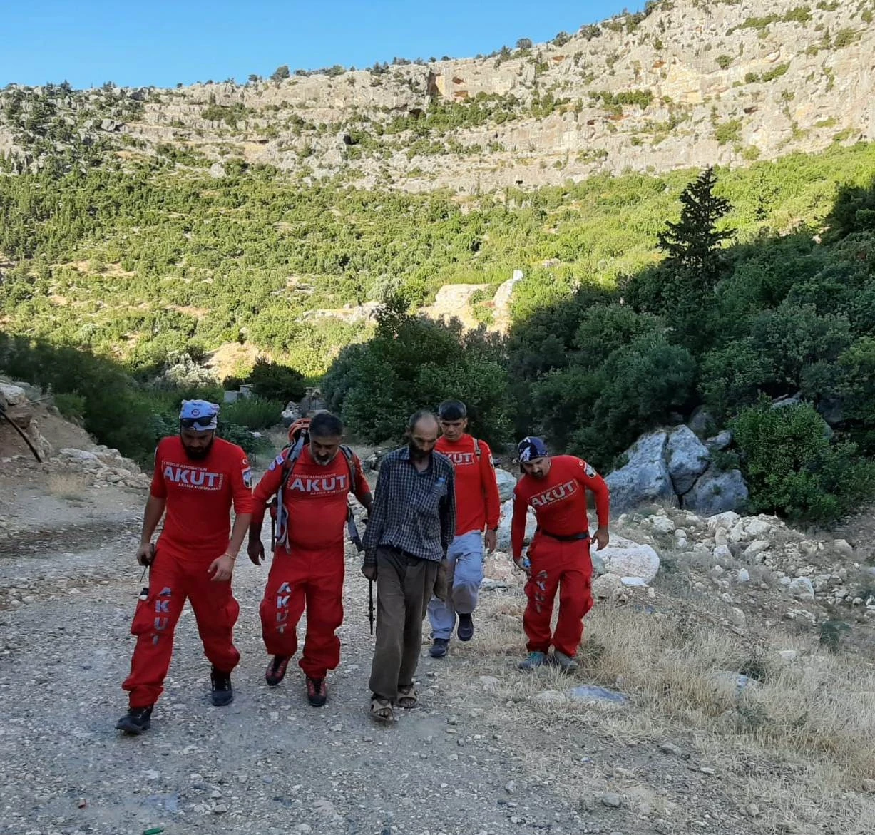 Kayıp şahıs 2 gün sonra ormanda bulundu
