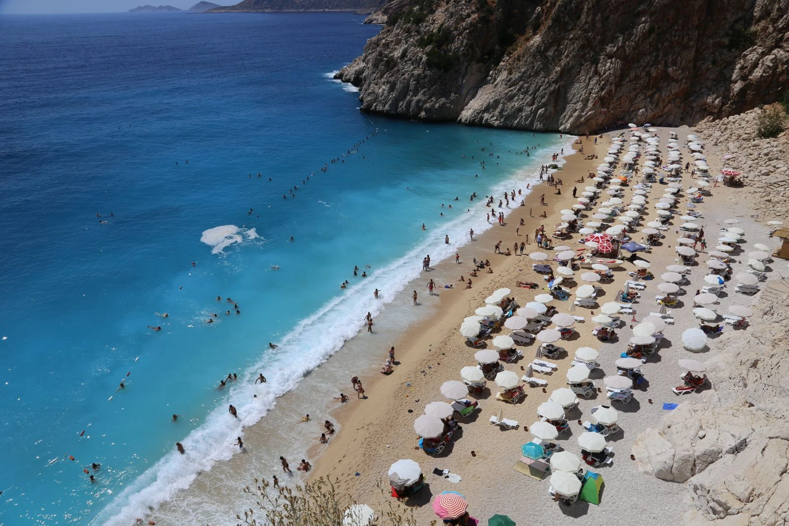 Tarih yazıldı! 4 günde 25 bin kişi denize girdi