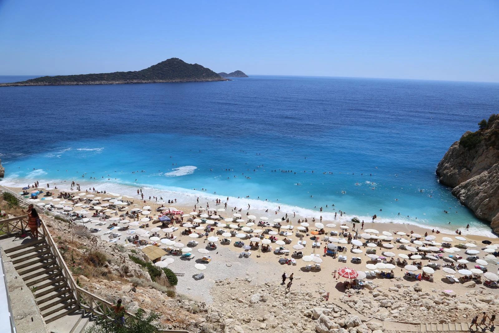 Tarih yazıldı! 4 günde 25 bin kişi denize girdi