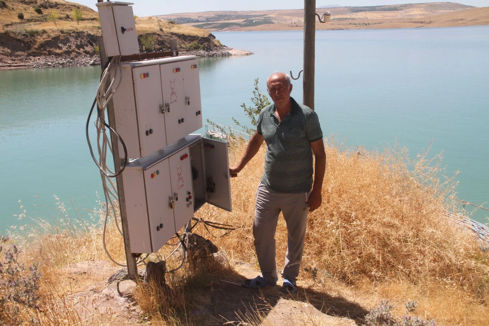 Akıllı köyde sulama işi telefonla yapılıyor