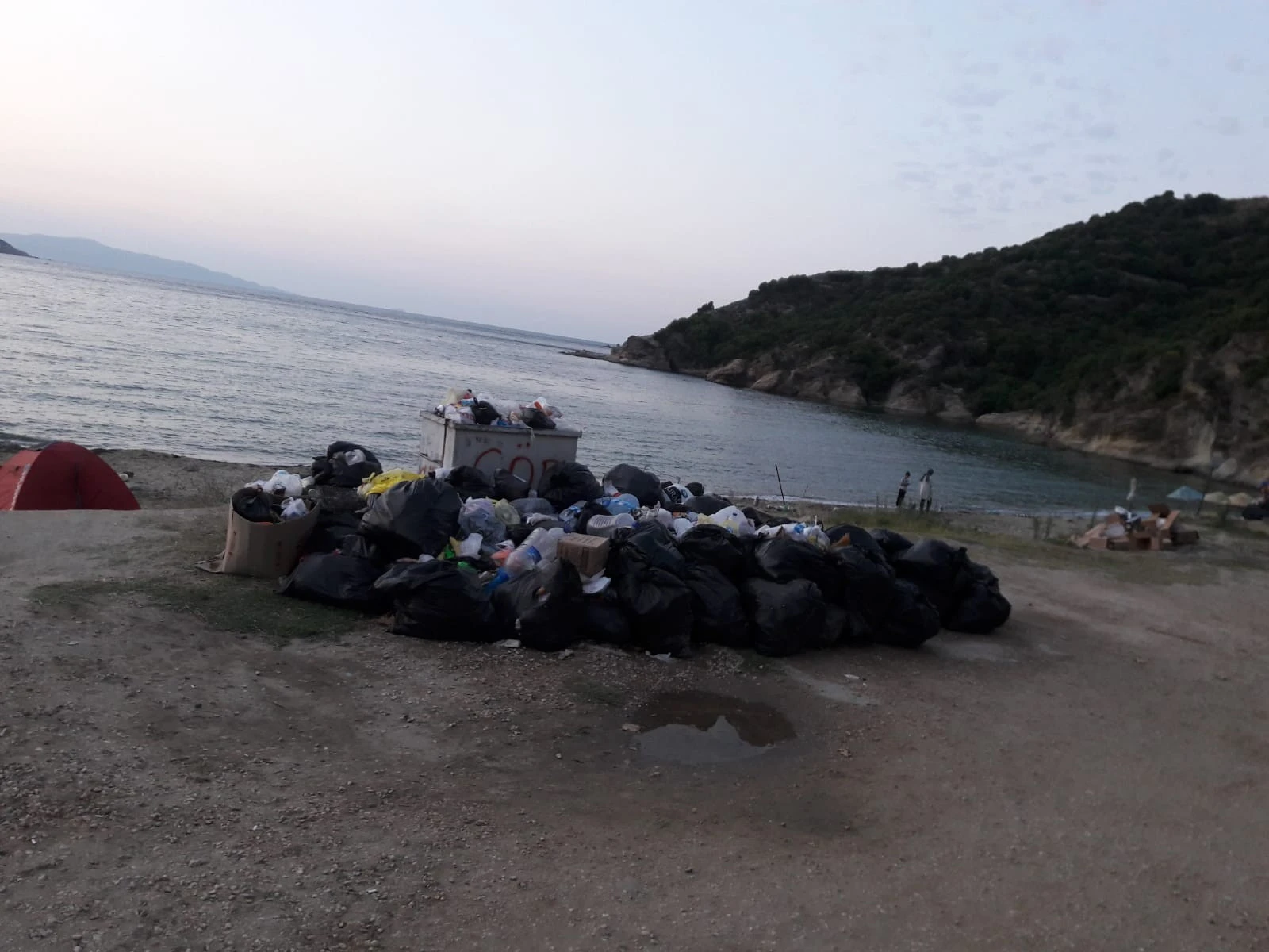 Erdek'ten pis kokular geliyor