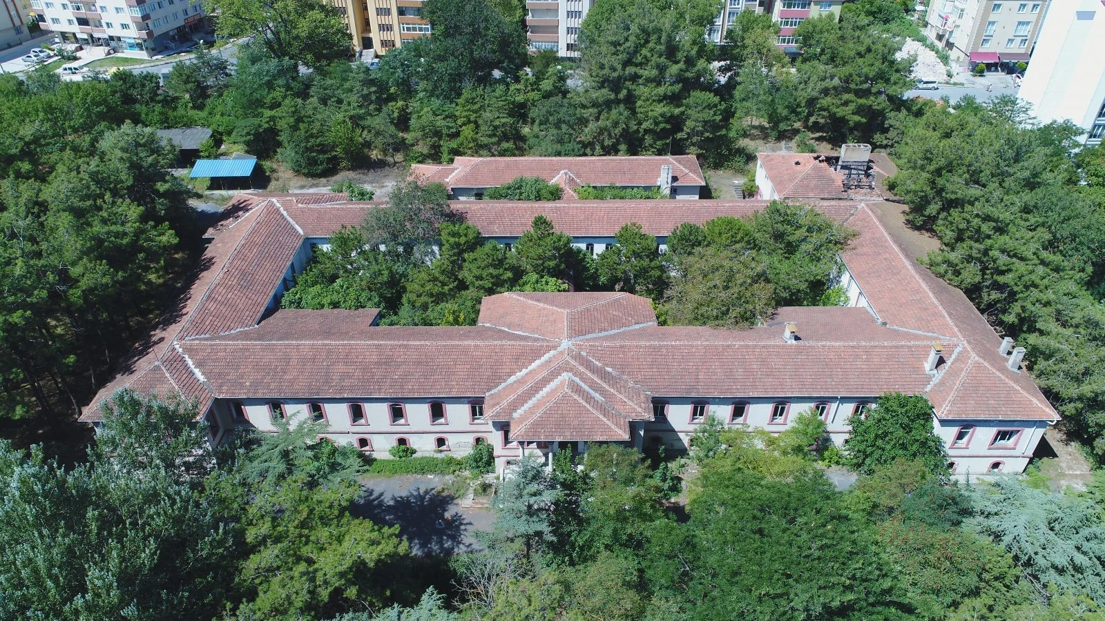 Harabeye dönen Sultan Abdülhamid Han’ın mirası yeniden hastane olacak