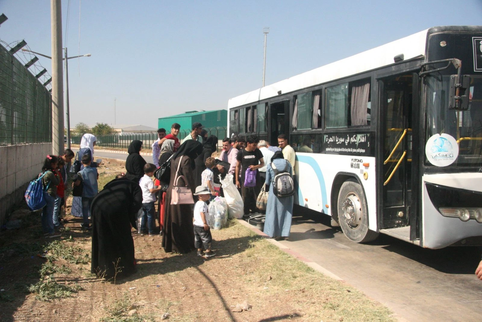 Bayramı ülkelerinde geçiren Suriyeliler dönüyor
