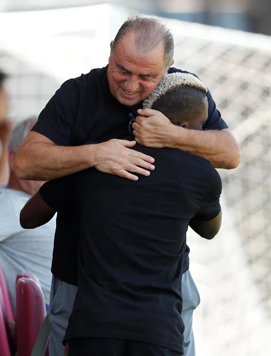 Galatasaray antrenmanında sürpriz misafir