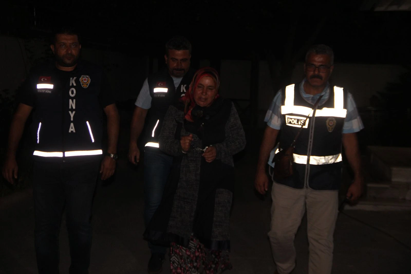 Tartıştığı kocasını keserle vurarak öldürdü