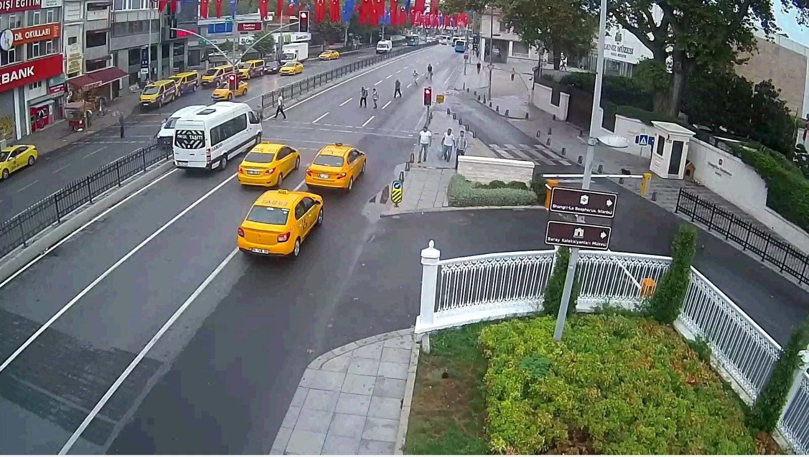 İstanbul’un göbeğinde görme engelli genç kızın yaşadığı dehşet kamerada