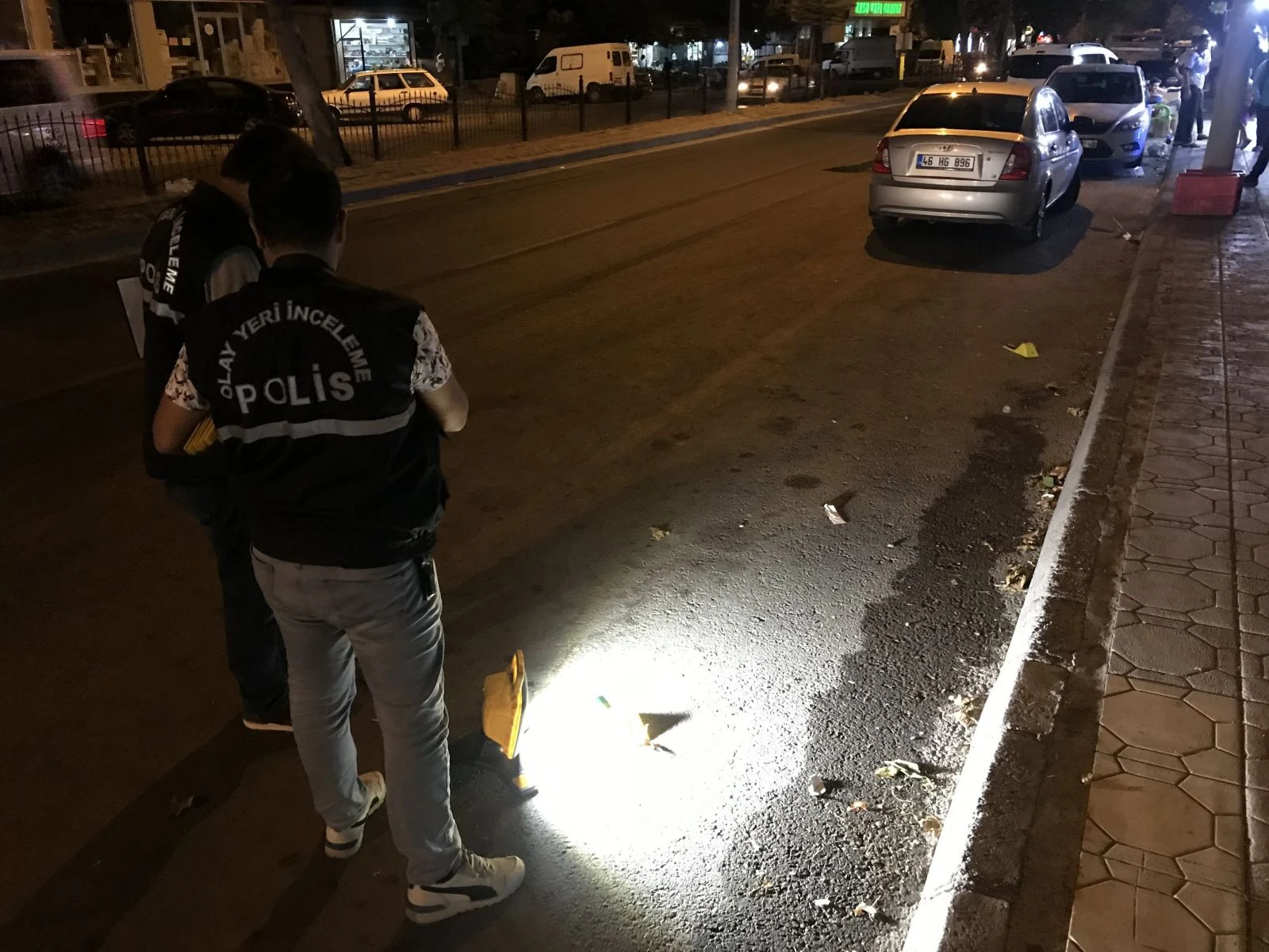 Sosyal medya tartışmasında silahlar konuştu