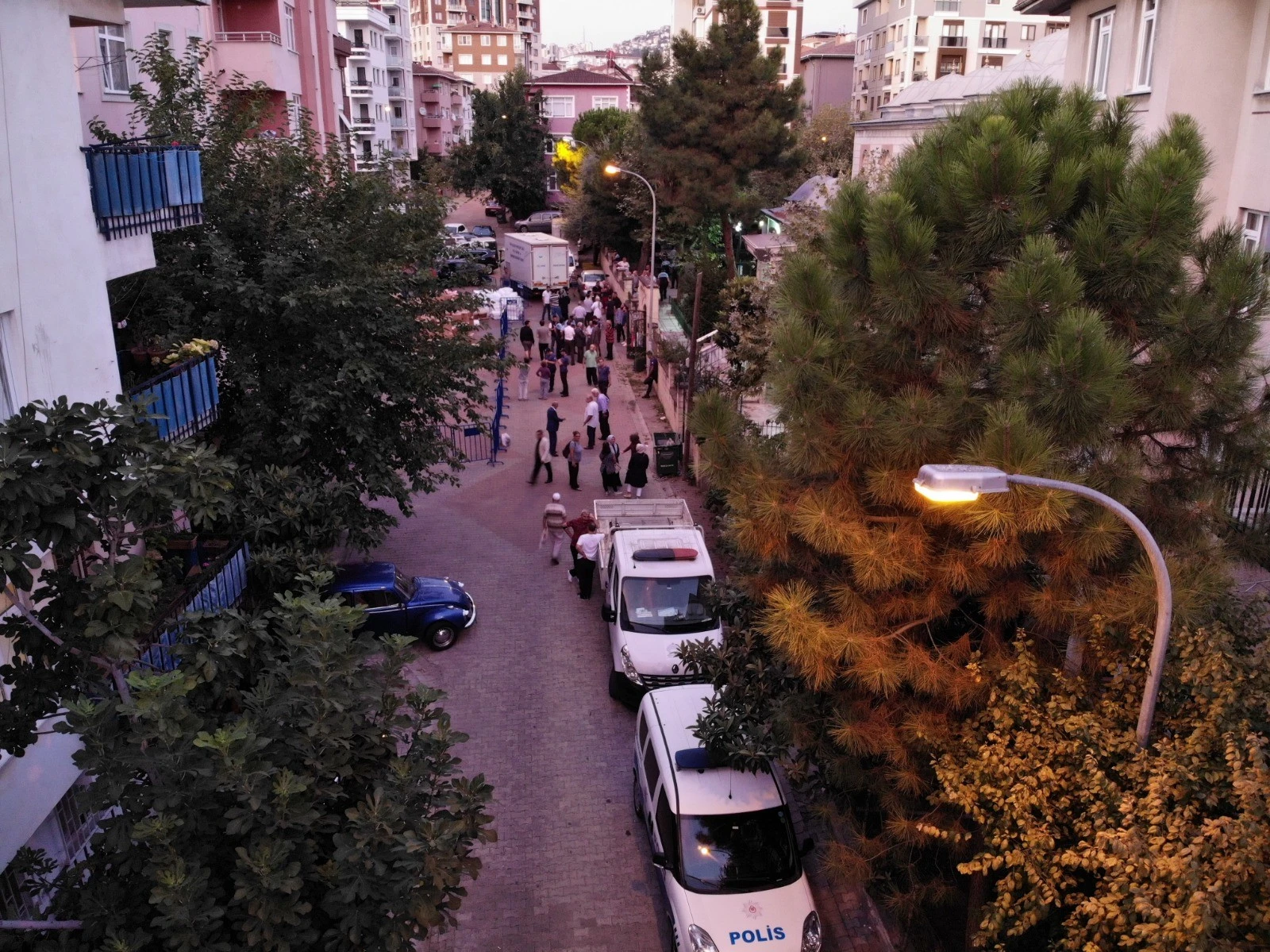 Maltepe'de kolon çatlakları nedeniyle mühürlenen bina: Güvenlik önlemleri alındı