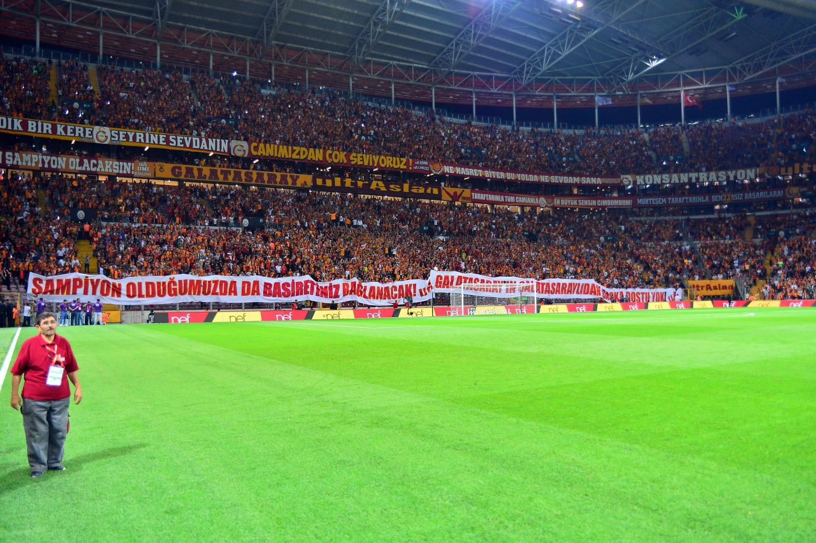 Galatasaray taraftarından TFF’nin kararlarına tepki