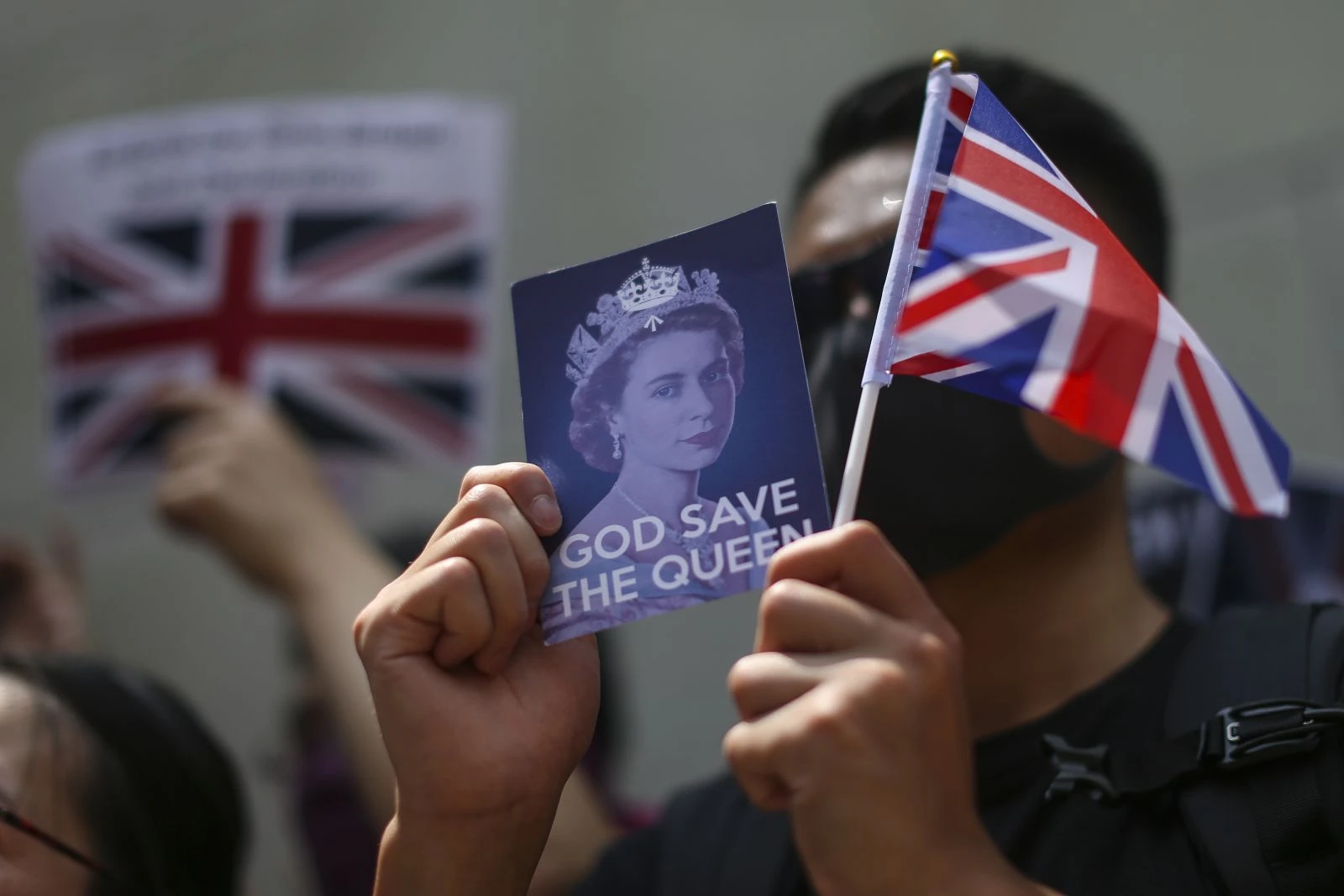 Tansiyon yükseliyor! Eylemciler İngiltere'den yardım istedi