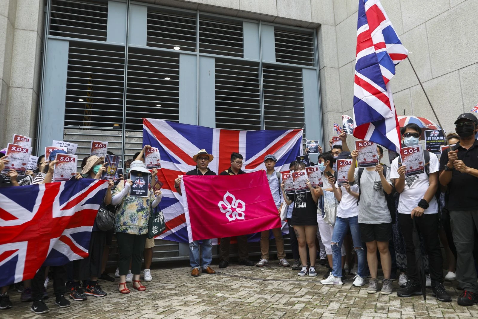 Tansiyon yükseliyor! Eylemciler İngiltere'den yardım istedi