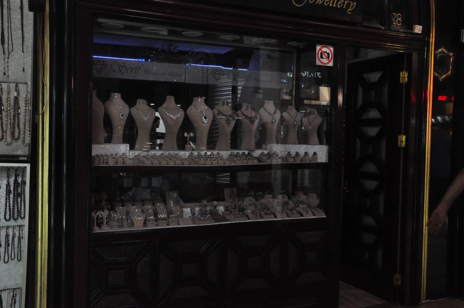 Kapalıçarşı karanlığa gömüldü