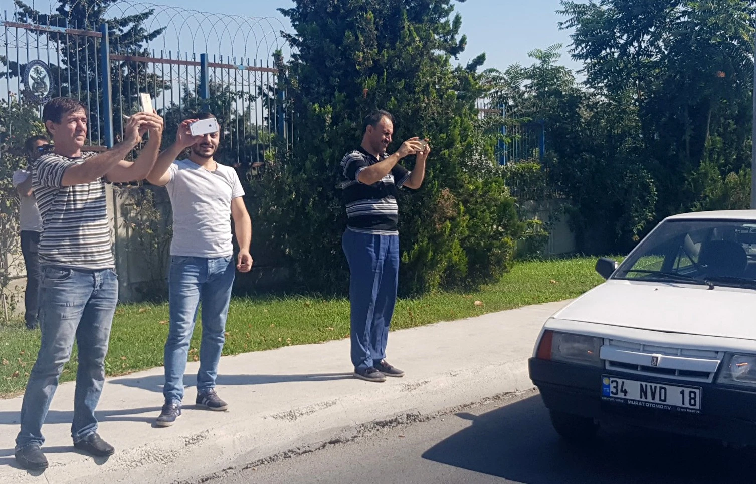 En iyi görüntüyü yakalayabilmek için birbirleriyle yarıştılar